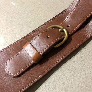 Holt Renfrew Italian leather waist belt